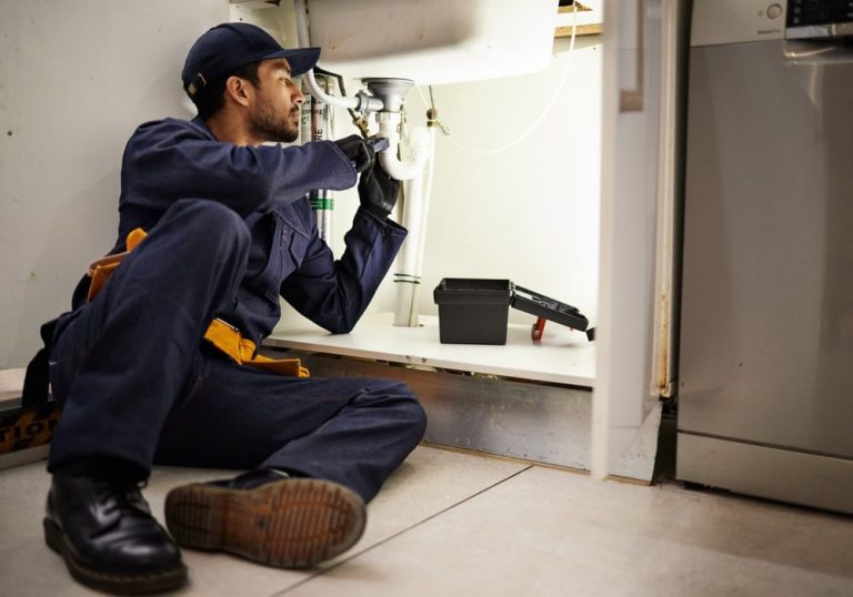 Finding Your Sweet Spot: Why Specialization Matters for Contractors in 2024